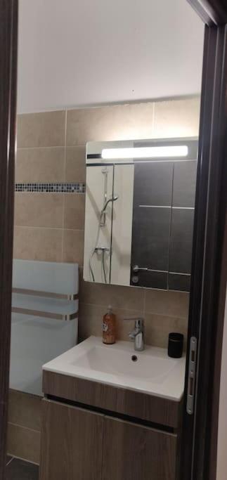 Appartement Confort Equipe Au Coeur De Μπεζιέ Εξωτερικό φωτογραφία